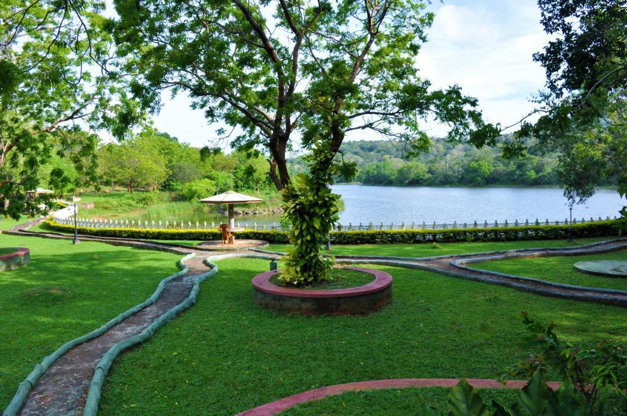 Kodigahawewa Forest Resort Tissamaharama Exterior photo
